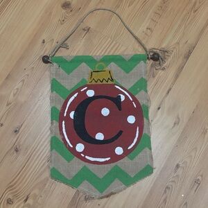 Reversible Holiday Initial ”C” Door Hanger
